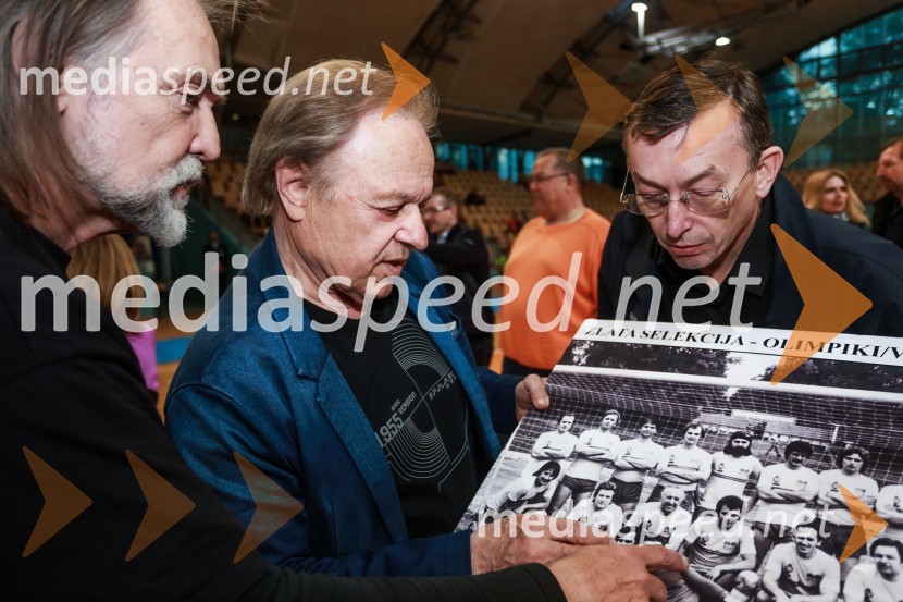  Dragan  Bulič, glasbeni urednik;  Alfi Nipič, pevec; dr. Andrej Stare, televizijski komentatorDobrodelna nogometna tekma za otroke Mladinskega doma Maribor