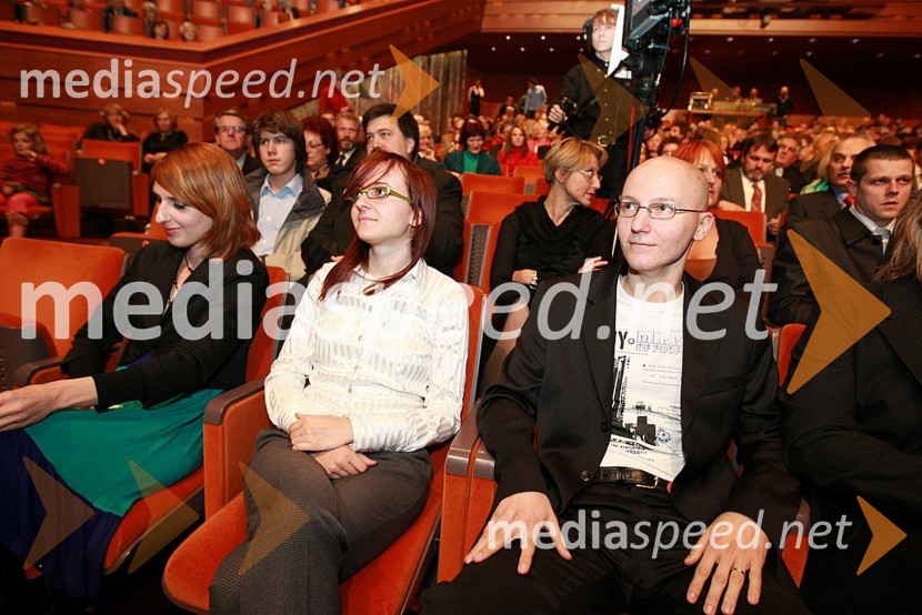 Alenka Marinič, Sonja Vilc in Gregor Moder, člani Kolektiva Narobov, dobitniki Ježkove nagrade 2007Podelitev Ježkovih nagrad 2007 in dan RTV Slovenije
