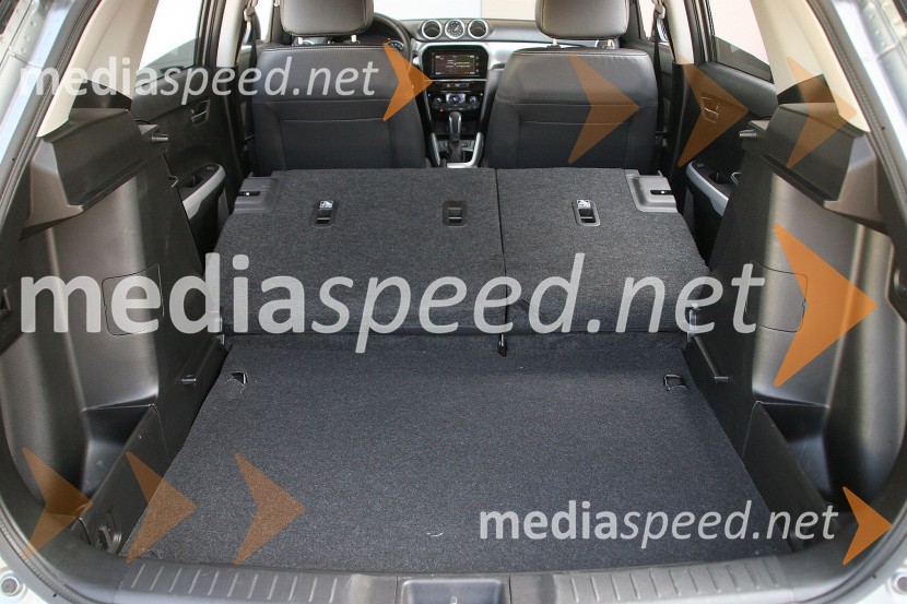 Suzuki Vitara 1.6 DDiS 4WD TCSS Elegance, prtljažnik je povečljiv na 1.120 litrovSuzuki Vitara 1.6 DDiS 4WD TCSS Elegance, mediaspeed test