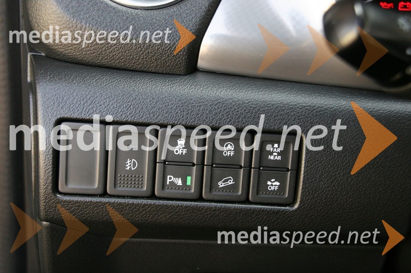 Suzuki Vitara 1.6 DDiS 4WD TCSS Elegance, enostavno po japonsko Suzuki Vitara 1.6 DDiS 4WD TCSS Elegance, mediaspeed test