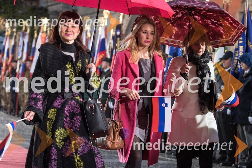  Violeta Tomić, igralka, poslanka ZL;  Petra Tomič;  ... Državna proslava ob dnevu boja proti okupatorju