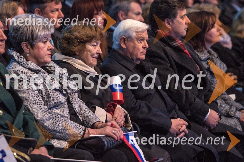  ... ;  Štefka Kučan;  Milan Kučan, nekdanji predsednik Republike Slovenije;  Mitja Bervar, predsednik Državnega sveta Republike Slovenije;  ... Državna proslava ob dnevu boja proti okupatorju