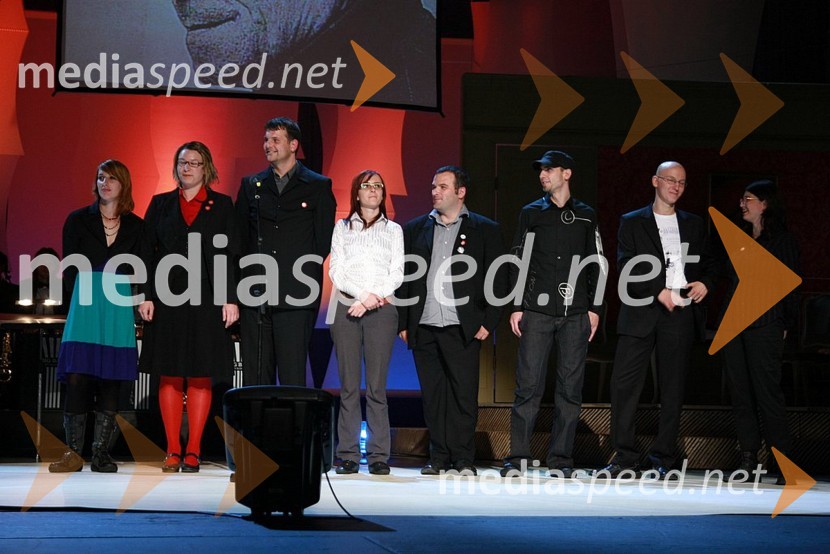 Alenka Marinič, Maja Dekleva, Tomaž Lapajne, Sonja Vilc, Goran Završnik, Damjan Rostan, Gregor Moder in Magda Tušar, člani Kolektiva Narobov, dobitniki Ježkove nagrade 2007Podelitev Ježkovih nagrad 2007 in dan RTV Slovenije