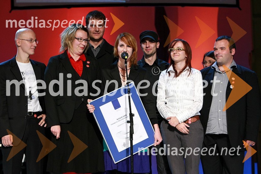 Gregor Moder, Maja Dekleva, Tomaž Lapajne, Alenka Marinič, Damjan Rostan, Sonja Vilc in Goran Završnik, člani Kolektiva Narobov, dobitniki Ježkove nagrade 2007Podelitev Ježkovih nagrad 2007 in dan RTV Slovenije