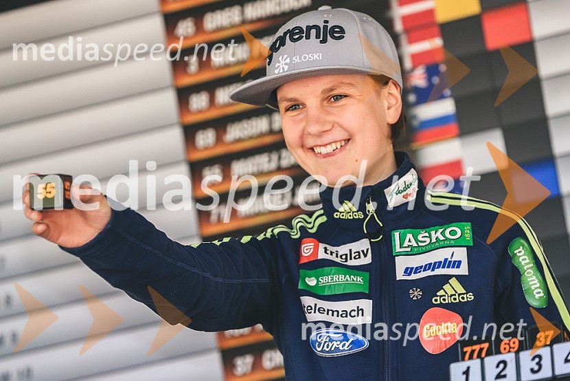  Ema  Klinec, smučarska skakalkaSončen začetek v Krškem
