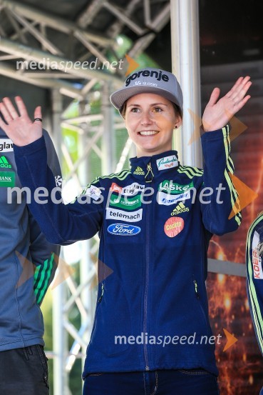  Katja Požun, smučarska skakalkaSončen začetek v Krškem