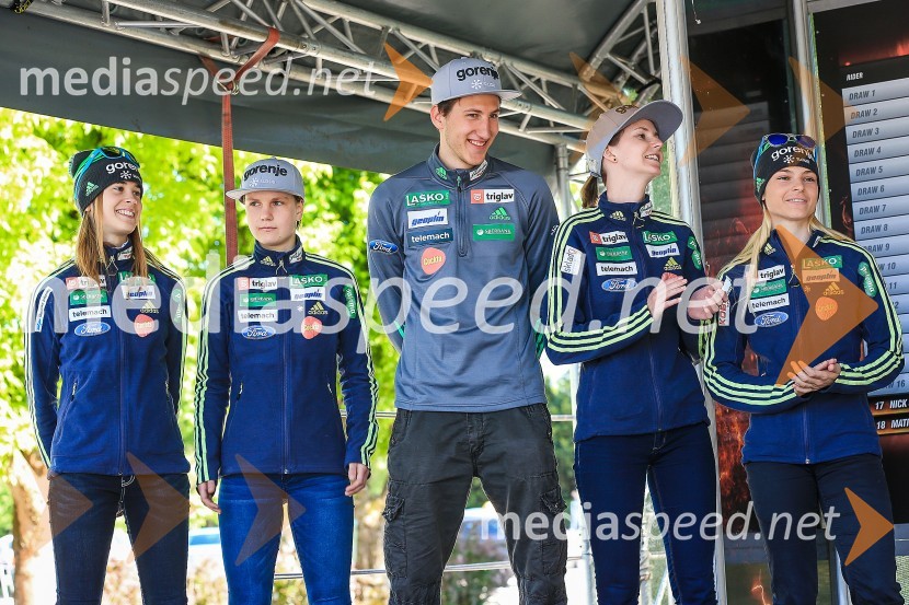  ... ;  Ema  Klinec, smučarska skakalka;  Nejc Dežman, smučarski skakalec;  Katja Požun, smučarska skakalka;  Špela Rogelj, smučarska skakalkaSončen začetek v Krškem