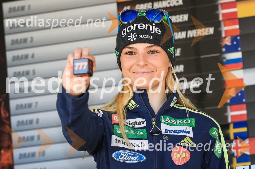  Špela Rogelj, smučarska skakalkaSončen začetek v Krškem