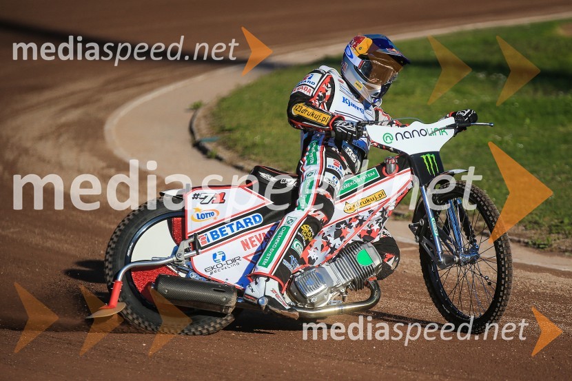 Sončen začetek v Krškem