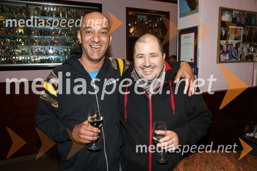  Janez Nared, bobnar Rock Partyzani;  Gregor Cerar, sekretar območne org. ZSSS Podravja in KoroškeKresovanje in praznovanje 1.maja, Koblarjev zaliv 2016