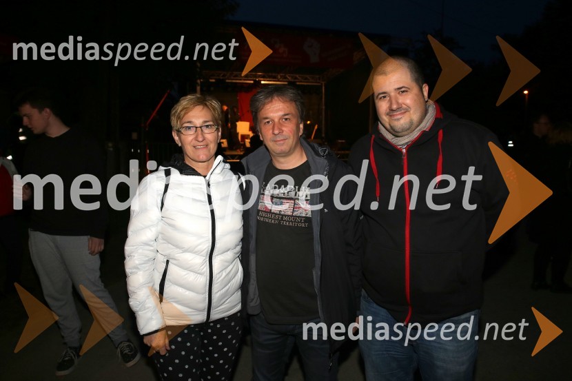  Breda Črnčec, sekretar v območni org. ZSSS Podravje in Koroška;  Andrej Zorko, izvršni sekretar ZSSS;  Gregor Cerar, sekretar območne org. ZSSS Podravja in KoroškeKresovanje in praznovanje 1.maja, Koblarjev zaliv 2016