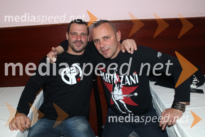  ... ;  Mare Novak, skupina Rock PartyzaniKresovanje in praznovanje 1.maja, Koblarjev zaliv 2016