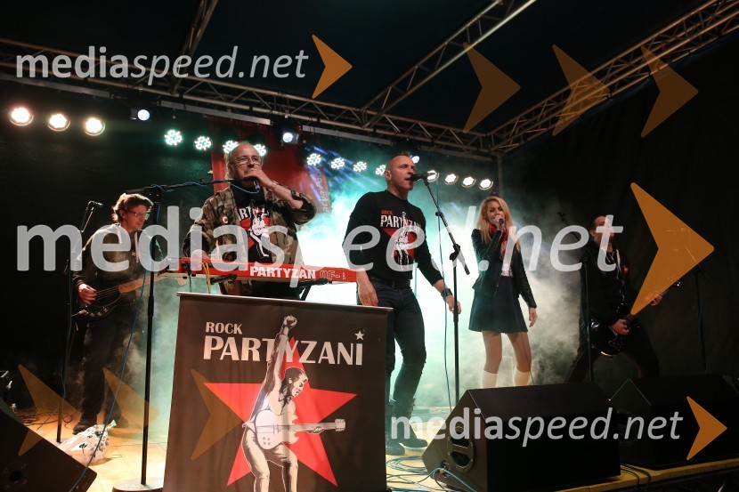  Robert Sršen, skupina Rock Partyzani;  Aleš Klinar, glasbenik, skupina Rock Partyzani;  Mare Novak, skupina Rock Partyzani;  Karmen Klinc, skupina Rock Partyzani;  Marcel Petrič, skupina Rock PartyzaniKresovanje in praznovanje 1.maja, Koblarjev zaliv 2016
