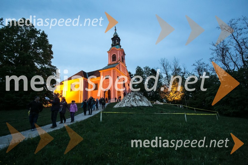 Kresovanje in praznovanje 1.maja, Rožnik 2016Kresovanje in praznovanje 1.maja, Rožnik 2016