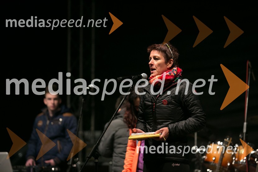  Lidija Jerkič, predsednica SKEI SlovenijaKresovanje in praznovanje 1.maja, Rožnik 2016