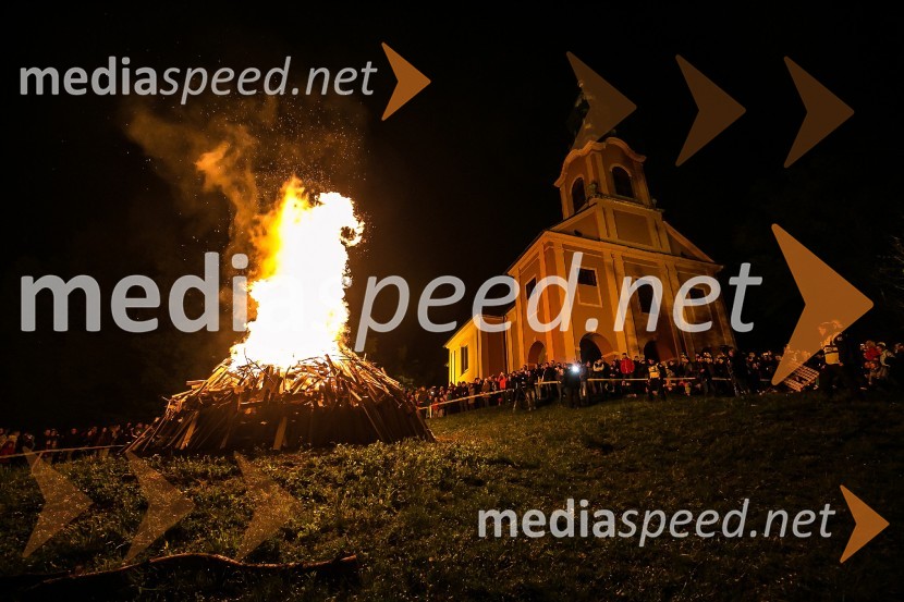 Kresovanje in praznovanje 1.maja, Rožnik 2016Kresovanje in praznovanje 1.maja, Rožnik 2016