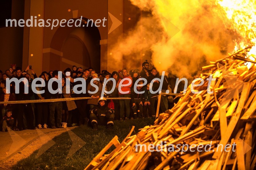 Kresovanje in praznovanje 1.maja, Rožnik 2016Kresovanje in praznovanje 1.maja, Rožnik 2016