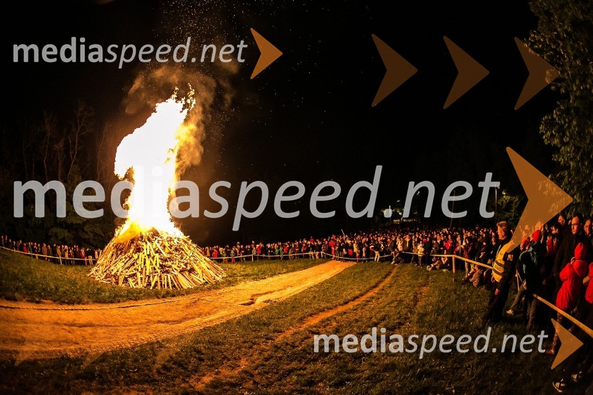 Kresovanje in praznovanje 1.maja, Rožnik 2016Kresovanje in praznovanje 1.maja, Rožnik 2016