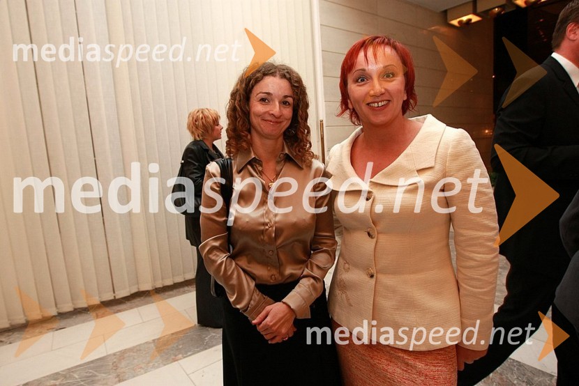 Katja Karlin, pomočnica vodje službe za odnose z javnostjo RTV Slovenija in Sabrina Povšič Štimec, vodja službe za odnose z javnostjo RTV SlovenijaPodelitev Ježkovih nagrad 2007 in dan RTV Slovenije