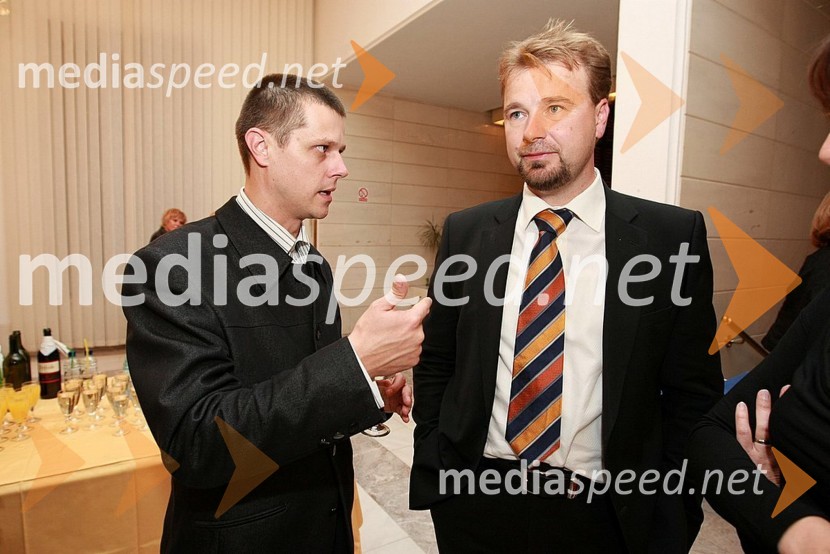 Rajko Gerič, odgovorni urednik informativnega programa TV Slovenija in Jože Možina, direktor TV Slovenija	Podelitev Ježkovih nagrad 2007 in dan RTV Slovenije