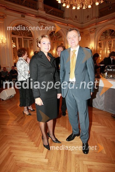 Mojca Kucler Dolinar, ministrica za visoko šolstvo, znanost in tehnologijo in Anton Guzej, generalni direktor RTV SlovenijaPodelitev Ježkovih nagrad 2007 in dan RTV Slovenije
