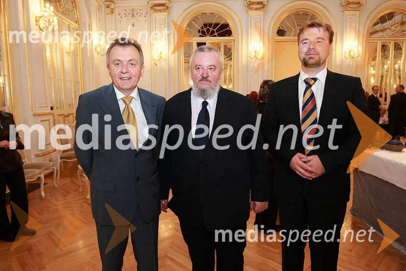 Anton Guzej, generalni direktor RTV Slovenija, dr. Stane Granda, predsednik programskega sveta RTV Slovenija in Jože Možina, direktor TV SlovenijaPodelitev Ježkovih nagrad 2007 in dan RTV Slovenije