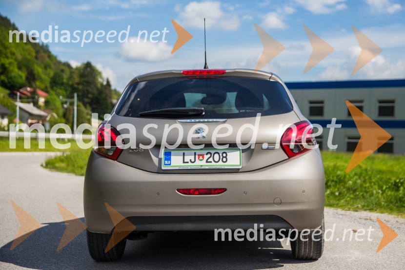 Peugeot 208 Allure 1.2 PureTech 110 EAT6 Stop&StartPeugeot 208 Allure 1.2 PureTech 110 EAT6 Stop&Start, mediaspeed test