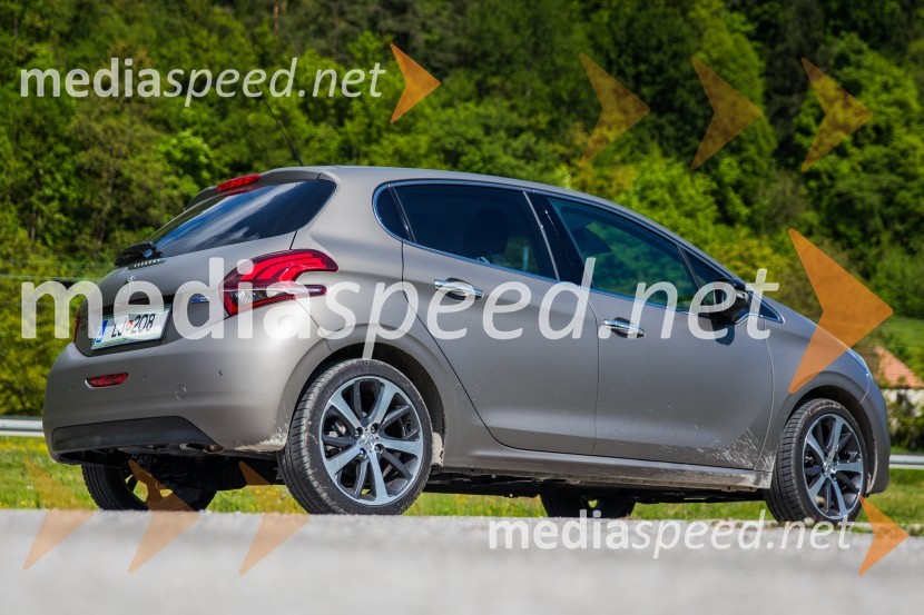 Peugeot 208 Allure 1.2 PureTech 110 EAT6 Stop&StartPeugeot 208 Allure 1.2 PureTech 110 EAT6 Stop&Start, mediaspeed test