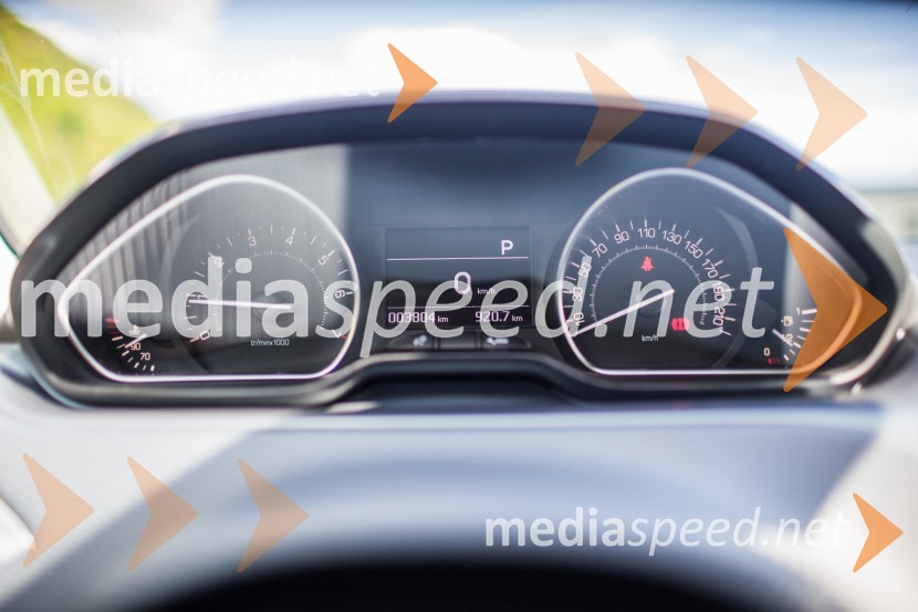 Peugeot 208 Allure 1.2 PureTech 110 EAT6 Stop&Start, merilnikiPeugeot 208 Allure 1.2 PureTech 110 EAT6 Stop&Start, mediaspeed test