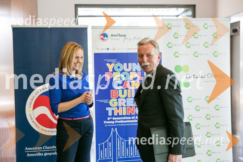  Ajša Vodnik, izvršna direktorica AmCham (Ameriška gospodarska zbornica); dr. France Arhar, direktor Združenja bank SlovenijeAmCham Poslovni zajtrk: ''Zeleno gospodarstvo prinaša poslovne priložnosti«