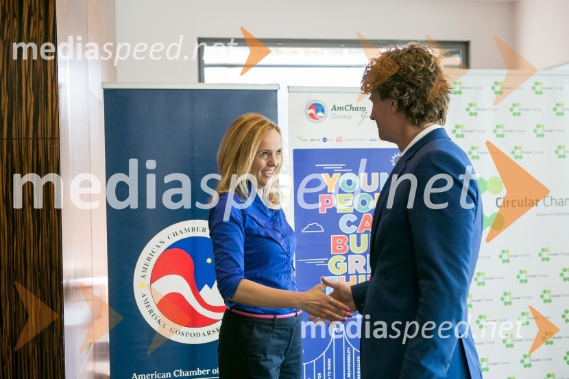  Ajša Vodnik, izvršna direktorica AmCham (Ameriška gospodarska zbornica);  Guido Braam, Netherlands Circular HotspotAmCham Poslovni zajtrk: ''Zeleno gospodarstvo prinaša poslovne priložnosti«