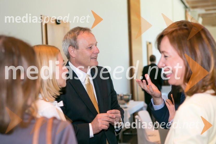 AmCham Poslovni zajtrk: ''Zeleno gospodarstvo prinaša poslovne priložnosti«