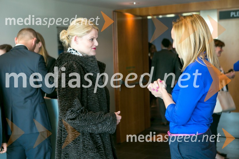  ... ;  Ajša Vodnik, izvršna direktorica AmCham (Ameriška gospodarska zbornica)AmCham Poslovni zajtrk: ''Zeleno gospodarstvo prinaša poslovne priložnosti«