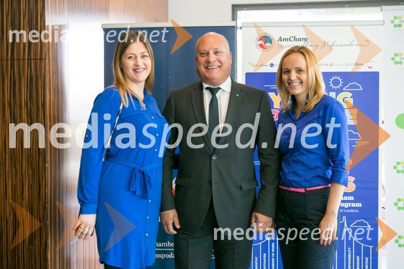  ... ;  Iztok Klančnik, direktor HP Slovenija, predsednik Zbora alpskih disciplin, Smučarska zveza Slovenije;  Ajša Vodnik, izvršna direktorica AmCham (Ameriška gospodarska zbornica)AmCham Poslovni zajtrk: ''Zeleno gospodarstvo prinaša poslovne priložnosti«