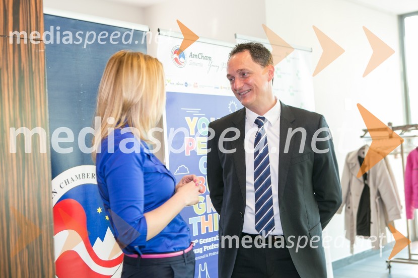  Ajša Vodnik, izvršna direktorica AmCham (Ameriška gospodarska zbornica);  ... AmCham Poslovni zajtrk: ''Zeleno gospodarstvo prinaša poslovne priložnosti«