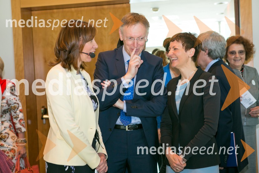 mag. Ladeja Košir Godina, Giacomelli media, ABC Pospeševalnik; dr. Janez Potočnik, nekdanji evropski komisar za okolje; prof. dr. Maja Makovec Brenčič, ministrica za izobraževanje, znanost in športAmCham Poslovni zajtrk: ''Zeleno gospodarstvo prinaša poslovne priložnosti«