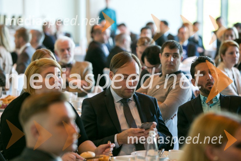 AmCham Poslovni zajtrk: ''Zeleno gospodarstvo prinaša poslovne priložnosti«