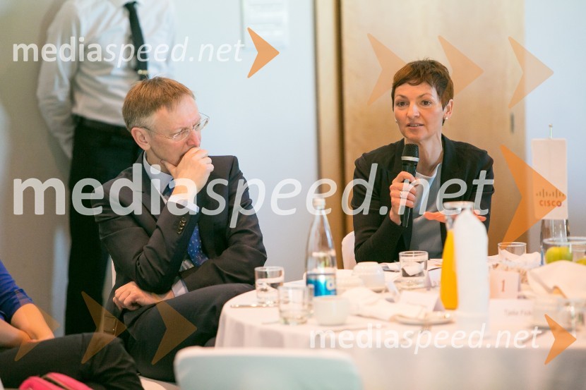  ... ; prof. dr. Maja Makovec Brenčič, ministrica za izobraževanje, znanost in športAmCham Poslovni zajtrk: ''Zeleno gospodarstvo prinaša poslovne priložnosti«