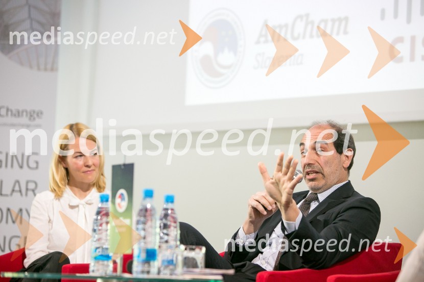  Tjaša Ficko, podžupanja, Mestna občina Ljubljana;  Giancarlo Miranda, predsednik uprave, Banka Koper - Intesa SanpaoloAmCham Poslovni zajtrk: ''Zeleno gospodarstvo prinaša poslovne priložnosti«