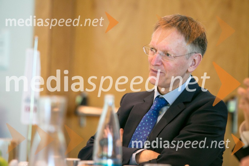 dr. Janez Potočnik, nekdanji evropski komisar za okoljeAmCham Poslovni zajtrk: ''Zeleno gospodarstvo prinaša poslovne priložnosti«