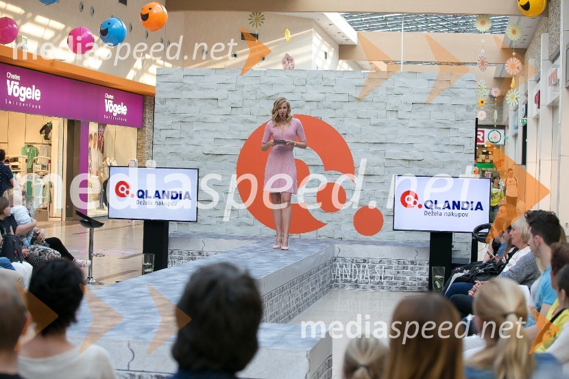  Tjaša  Kokalj Jerala, manekenka, voditeljicaModna revija v Qlandii Kranj