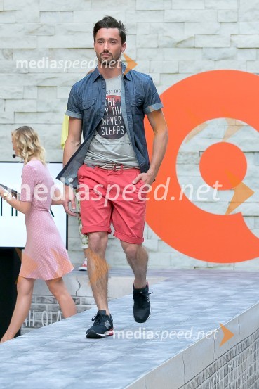 Modna revija v Qlandiji KranjModna revija v Qlandii Kranj