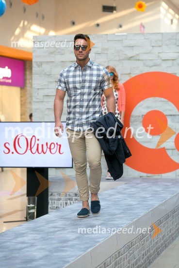 Modna revija v Qlandiji KranjModna revija v Qlandii Kranj