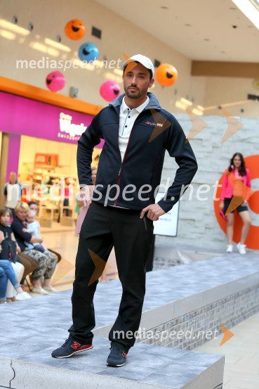 Modna revija v Qlandiji KranjModna revija v Qlandii Kranj