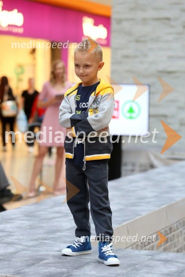 Modna revija v Qlandiji KranjModna revija v Qlandii Kranj