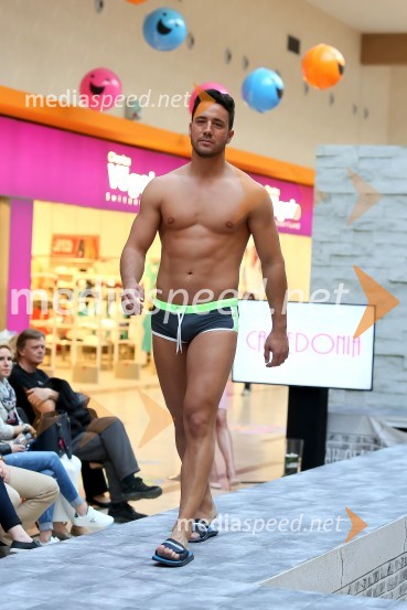 Modna revija v Qlandiji KranjModna revija v Qlandii Kranj