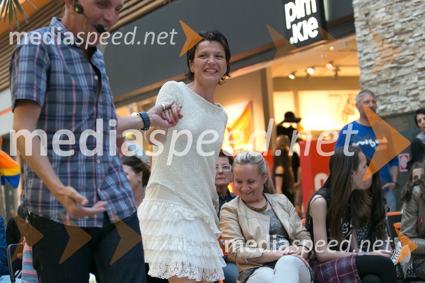   Igor  Jelen-Iggy, koreograf, lastnik plesnega centra Igen;  ... ;  ... Modna revija v Qlandii Kranj