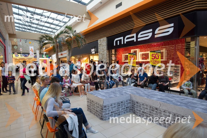 Modna revija v Qlandiji KranjModna revija v Qlandii Kranj