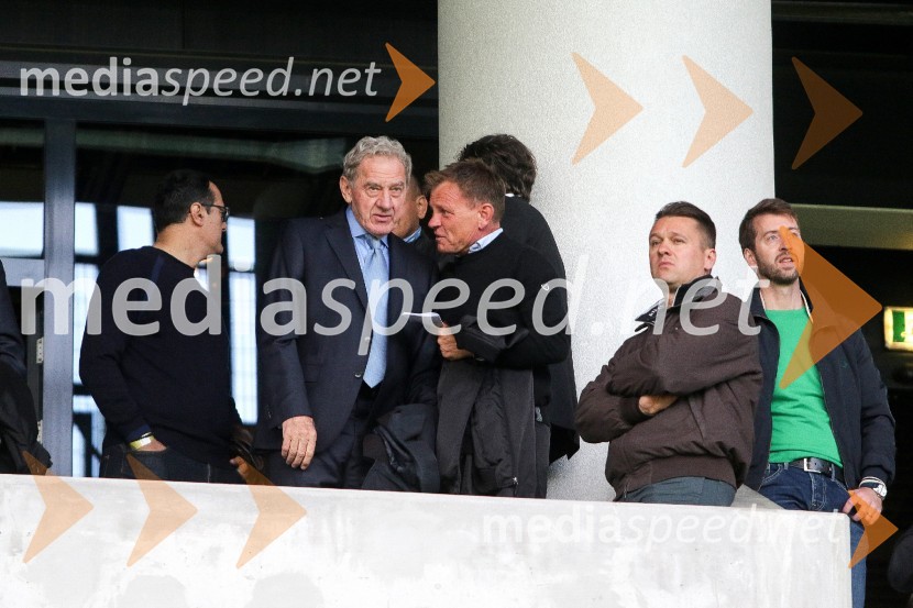  ... ;  Milan Mandarić, predsednik NK Olimpija;  Franci Matoz, odvetnik;  ... ;  ... Nogometna tekma Maribor - Olimpija 2:1