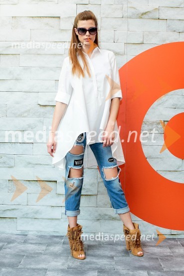  Karin Škufca, manekenkaModna revija v Qlandii Kamnik